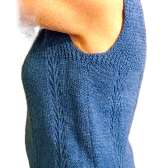 Vintage Handmade Knit Wool Sweater Vest Chunky Loose Fit - Picture 3 of 9